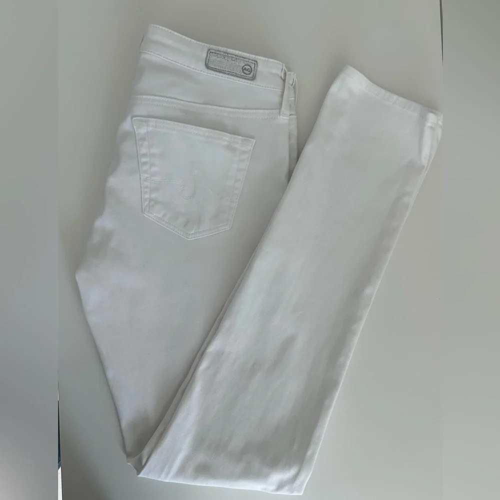 AG THE STILT Women’s White Gigarette Leg Super Soft Jeans 25R